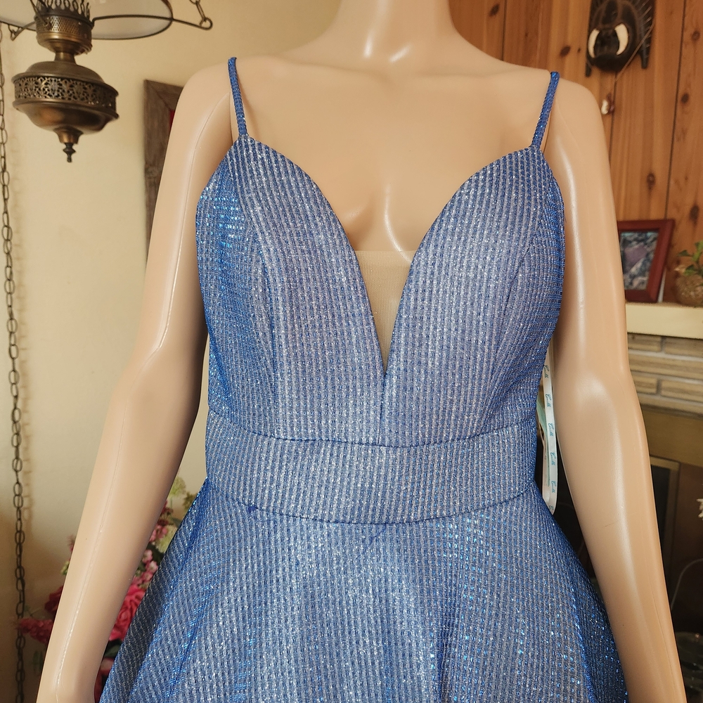 NWT Camille La Vie Sparkly Blue Gown - Size 6 - Picture 8 of 12